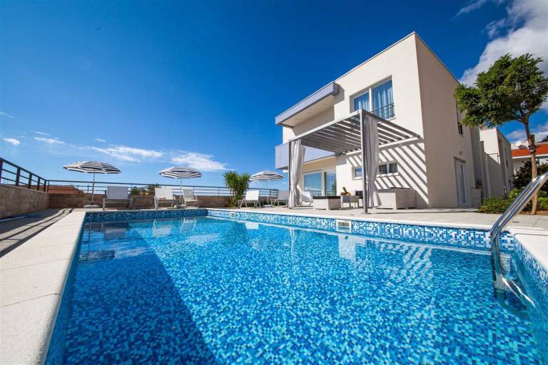 Luxury Villa Red Silk with Pool in Tucepi