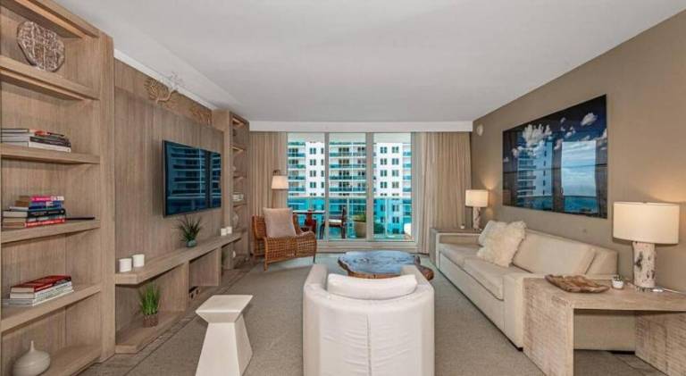Rental apartment with hot tub & pool | Near Miami Beach Botanical Garden — photo 3