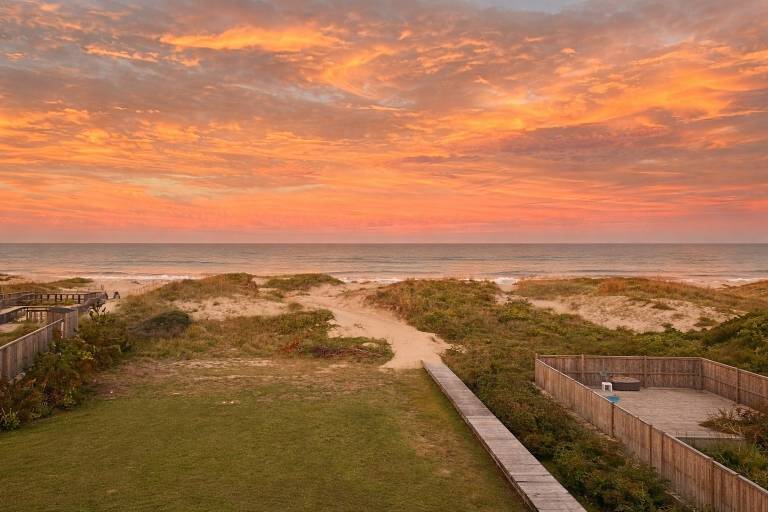 SN9615- Oceanfront Beauty! With 4 Bedrooms, Direct Beach Access, Wifi! — photo 5