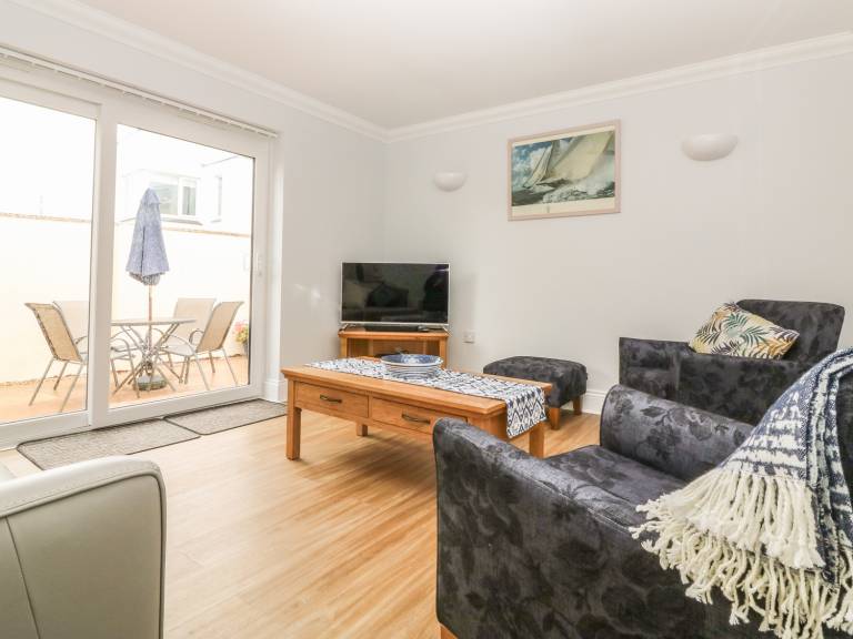 Family-oriented cottage with terrace, BBQ & yard | Beach view | Beach nearby | Pets allowed — photo 5