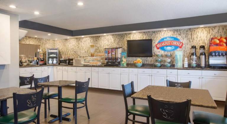 Baymont by Wyndham Wilmington — photo 5