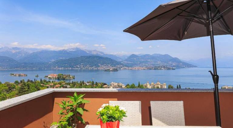 Rental apartment with 3 rooms for 8 persons in Stresa