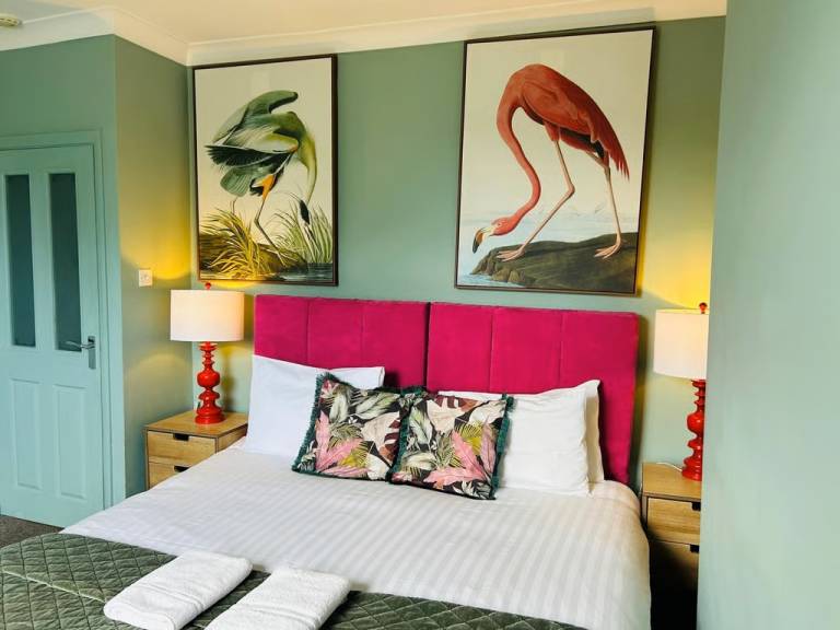 Rental apartment with patio | Next to Brighton Palace Pier | Close to the beach | Pets are welcome — photo 2