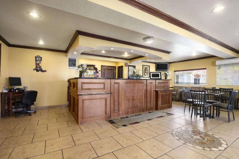 Super 8 By Wyndham Amarillo Central Tx — photo 2