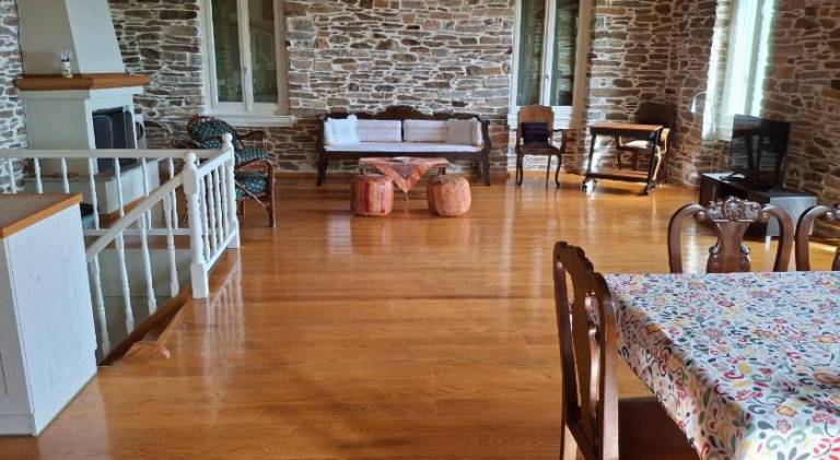 Fully equipped big villa with yard, BBQ & jacuzzi | Good for workation | Pets are welcome in South Pelion
