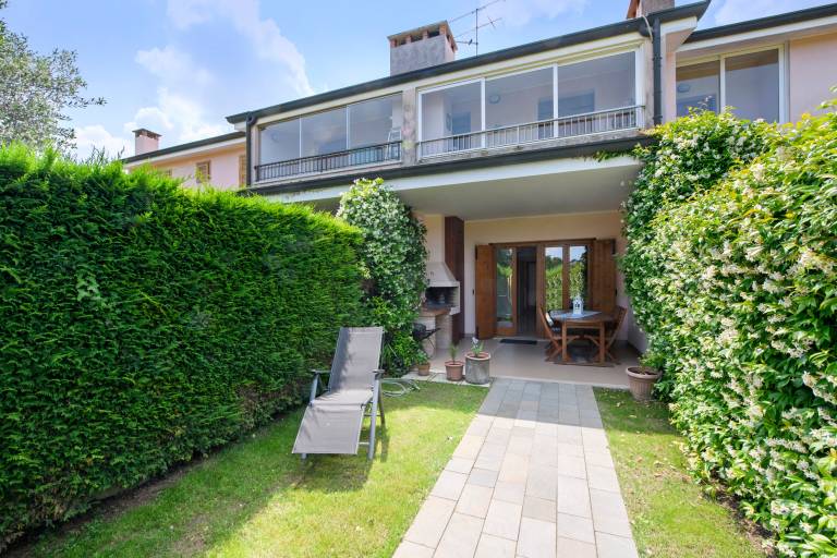 Apartment 'I Vigneti Del Garda' with Shared Pool, Wi-Fi and Air Conditioning — photo 2