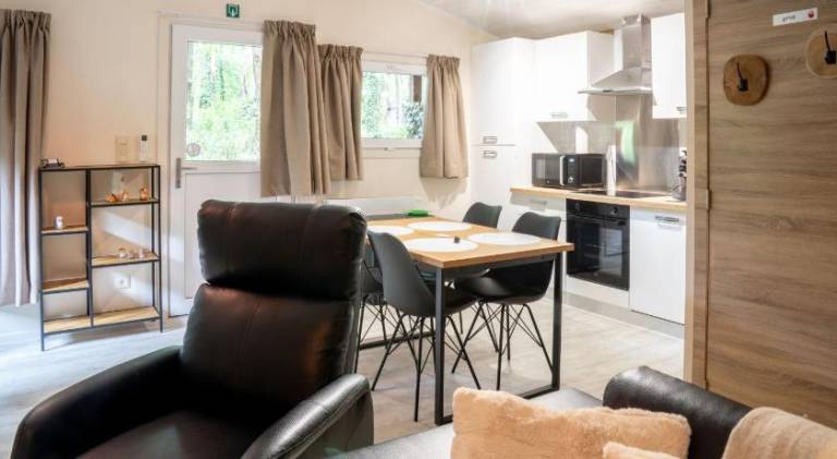 Beautiful chalet with hot tub | Pet-friendly — photo 2