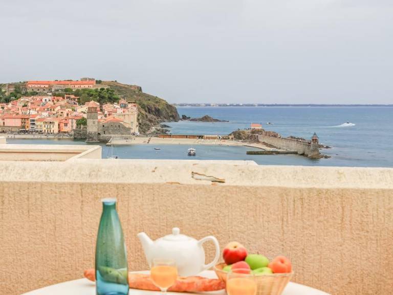 Studio with pool & terrace | Sea view — photo 4