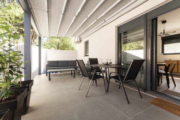 Holiday apartment with jacuzzi, patio & grill | Pet-friendly — photo 2
