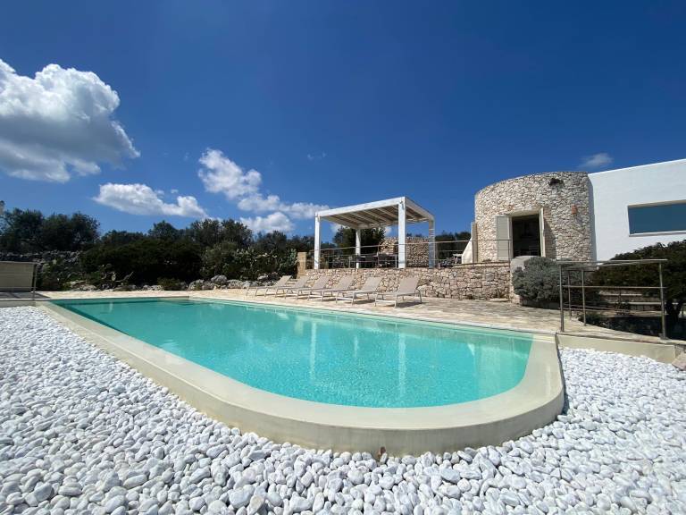 Villa with patio, private pool & BBQ | Garden view | Dogs allowed — photo 5