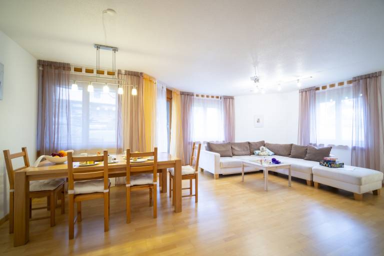 Chasa Serras Reitberger: 3.5-Zimmerwohnung bei Loipe & Skibushaltestelle — photo 2
