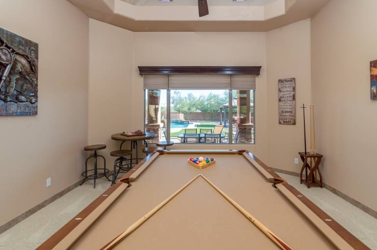 Vacation home with yard, private pool & barbeque — photo 2