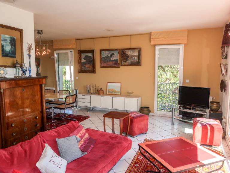 Fully equipped spacious house with patio, barbeque & yard | Next to Fort Saint-André | Nature view | Pets are welcome — photo 2