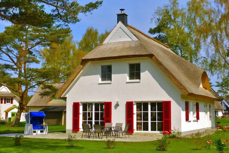Voll ausgestattetes charmantes Ferienhaus mit Sauna, Garten und Terrasse | Nah am Strand