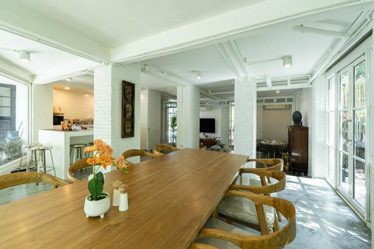 Family-oriented villa with garden, grill & pool | Near Chiang Mai Night Bazaar | Perfect for remote work | Pet-friendly — photo 5