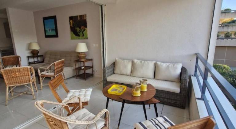 Rental apartment with patio — photo 5