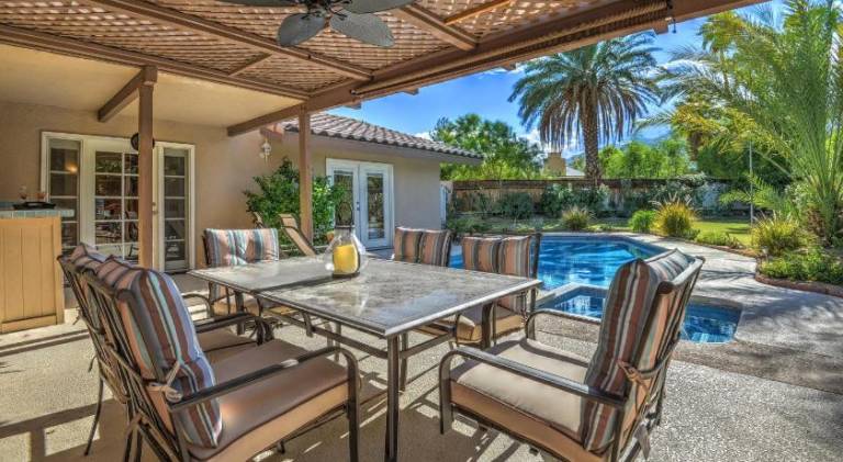 House with pool & jacuzzi — photo 3
