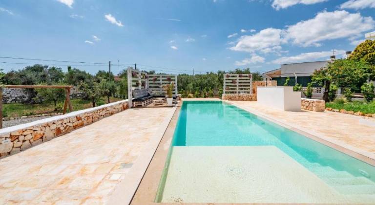 Beautiful villa with barbecue, yard & terrace | Pets allowed in Ostuni