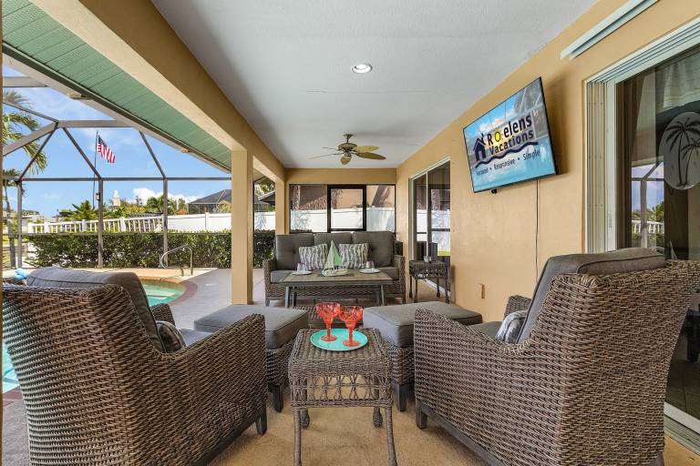 Canal home with Heated Pool - Villa Escape to the Cape - Roelens Vacations — photo 4