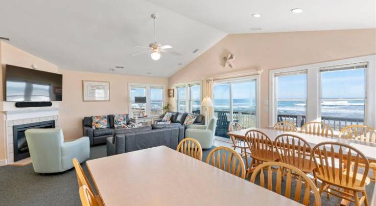 House with pool & hot tub | Close to the beach | Pet-friendly — photo 3