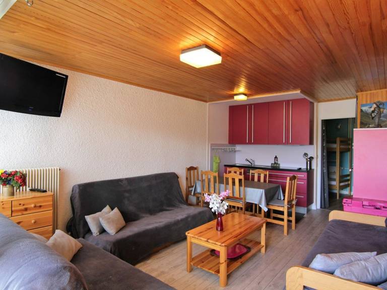 Studio with 1 room for 4 persons in Huez