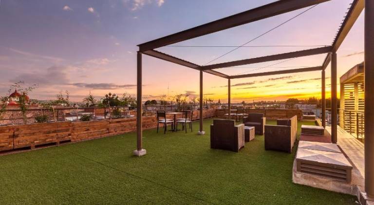 Serviced apartment with terrace | Pet-friendly — photo 2