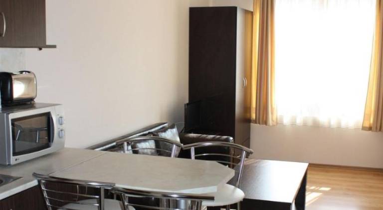 Rental apartment with terrace, barbeque & garden — photo 5