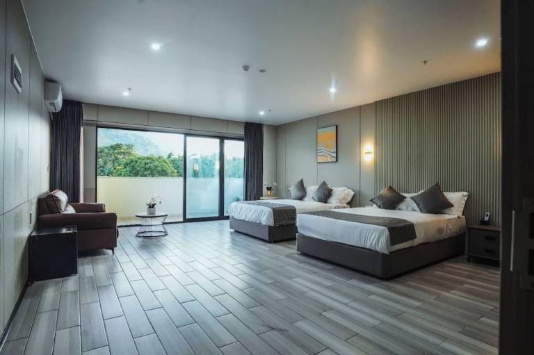 Taufusi Hotel