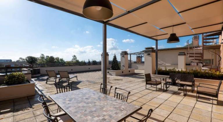 Charming holiday apartment with yard, terrace & pool | Suitable for remote work | Pets allowed in Rome