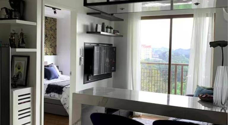 Serviced apartment with pool, yard & terrace — photo 2