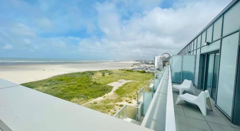 VUE MER INCROYABLE - 3 Chambres - PARKING 2 PLACES - WIFI in Montreuil