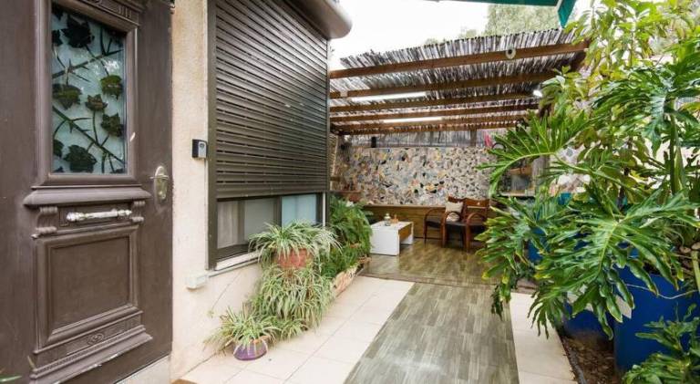 Rental apartment with barbeque, garden & pool — photo 3