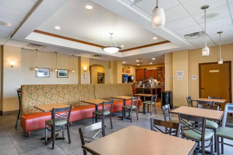 Comfort Inn & Suites Watertown - 1000 Islands — photo 5