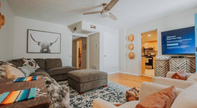 Ample house with jacuzzi | Pets are welcome — photo 2