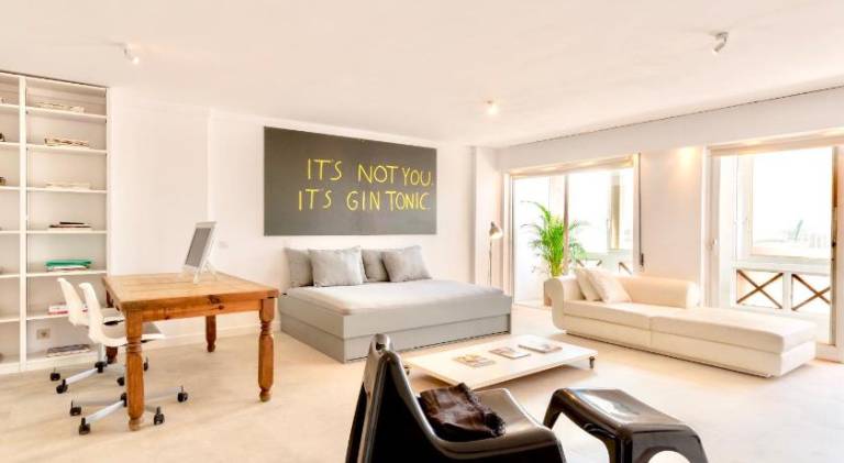 Apartment with private pool & patio | Pet-friendly — photo 2