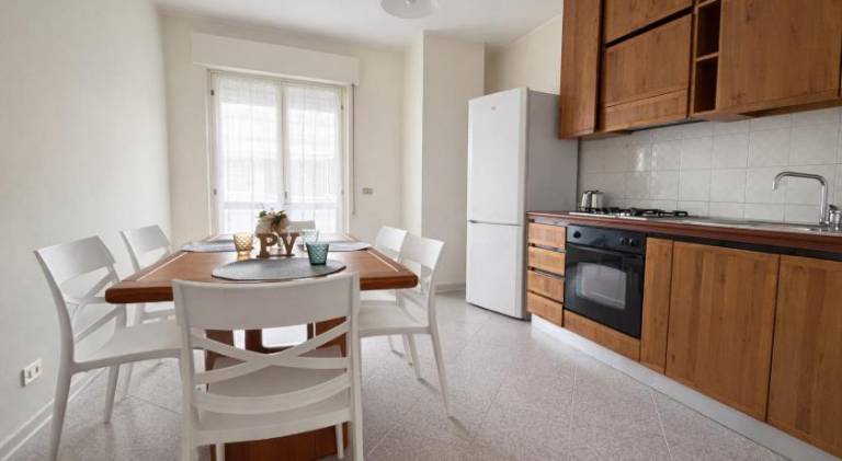 Apartment with 3 rooms for 6 persons in Pineto