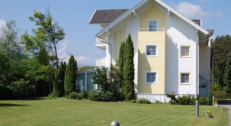 Holiday apartment with 1 room for 3 persons in Sankt Kanzian am Klopeiner See