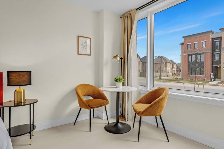 Apartment Oakville