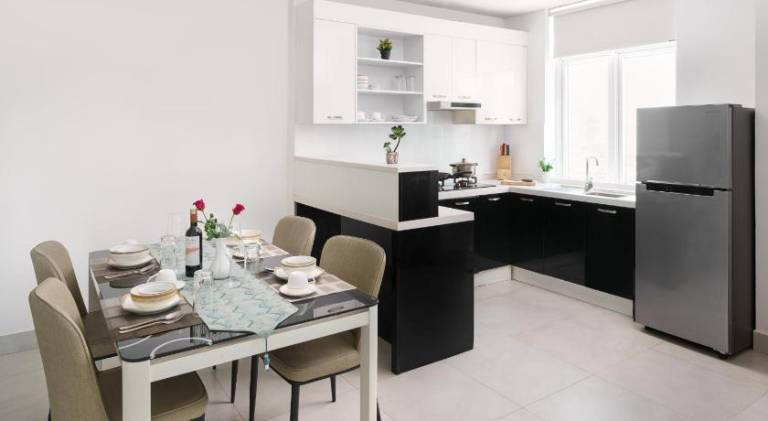 Family-oriented serviced apartment with patio & jacuzzi | Perfect for remote work | Pets are welcome — photo 3