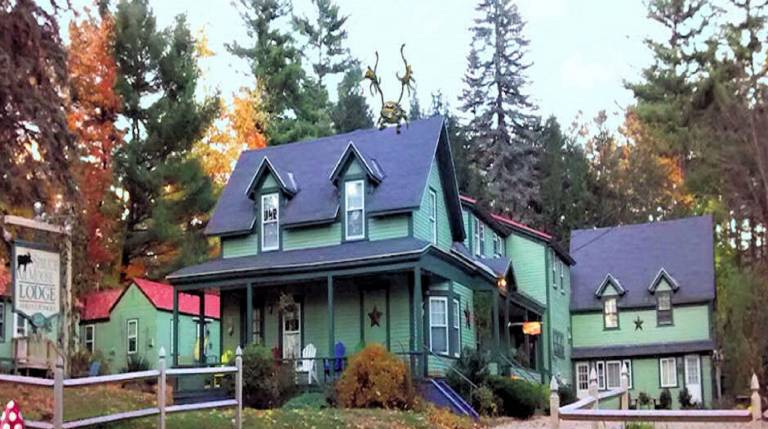 Spruce Moose Lodge and Cottages — photo 3