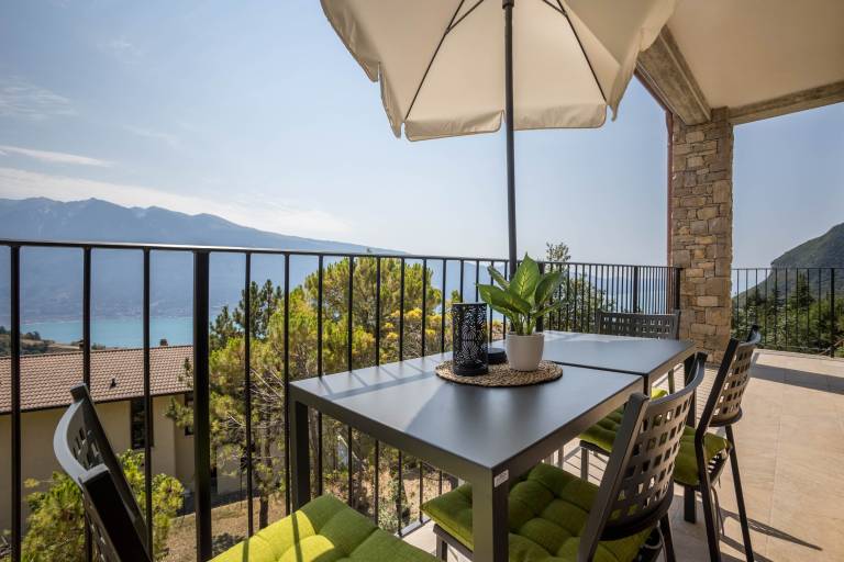 Holiday Home Casa Panoramica with Lake View, Shared Pool Open May 15–Oct 15, WIFI — photo 2
