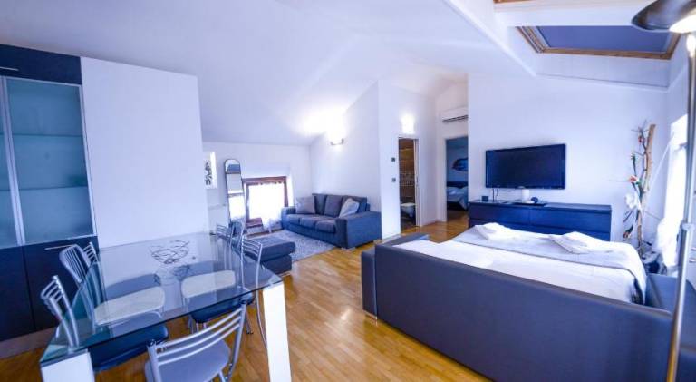 Holiday apartment with 2 rooms for 8 persons in Tenno