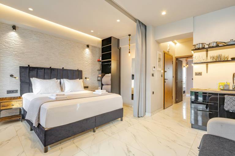 Melina's - Urban Luxury Apartment in Chania Center with Two Baths — photo 2