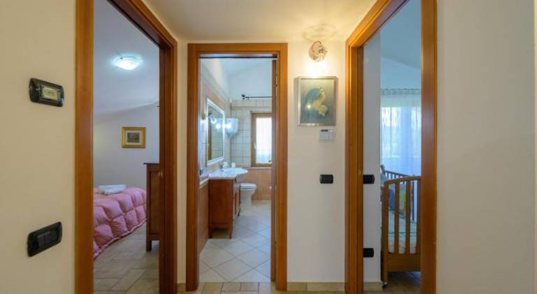 Rental apartment with 2 rooms for 5 persons — photo 3