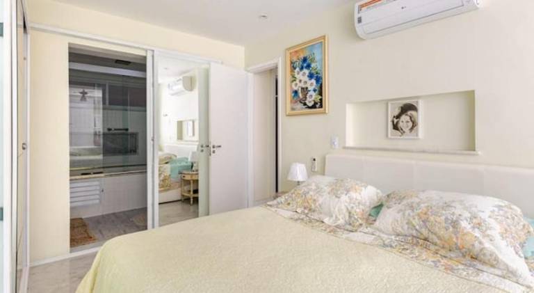 Apartment with jacuzzi — photo 2