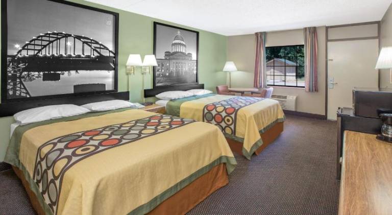 Super 8 By Wyndham Clarksville Ar — photo 2