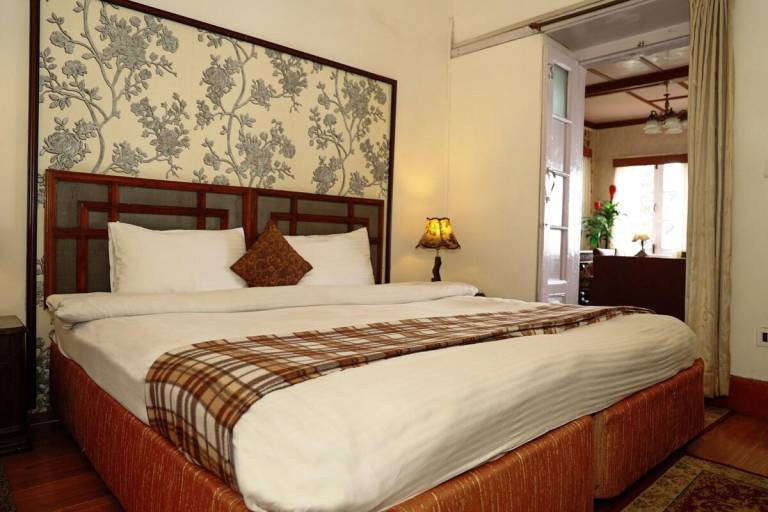 5 BHK Heritage Private Cottage in Central Shimla — photo 2
