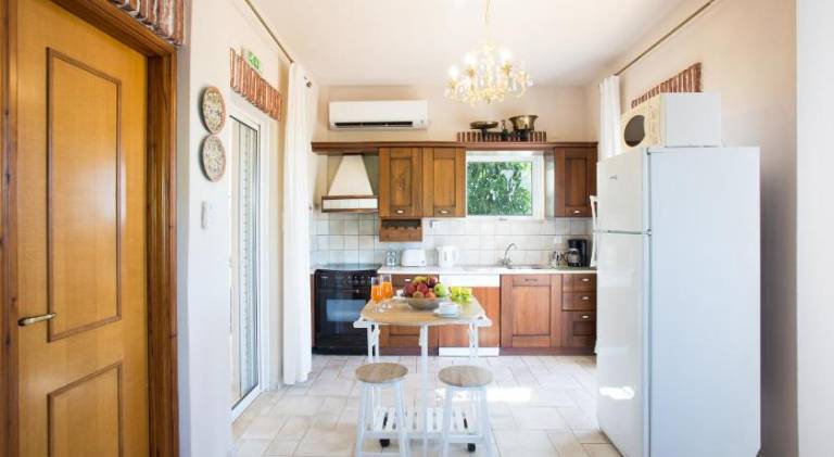 Beautiful villa with private pool, BBQ & garden | Pets are welcome — photo 5