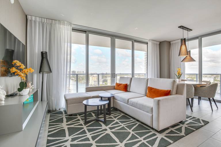 Walk to Hollywood Beach Upscale 16th Floor Condo