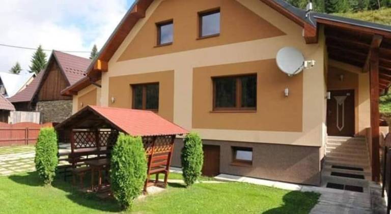 House with garden in Zdiar